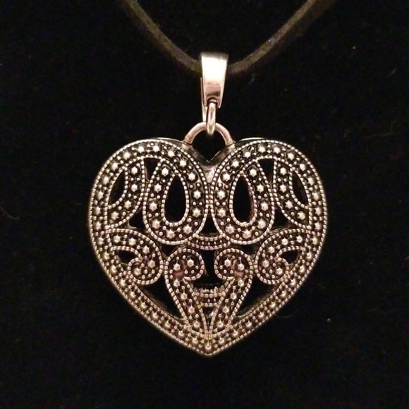 Jewelry - Heart necklace